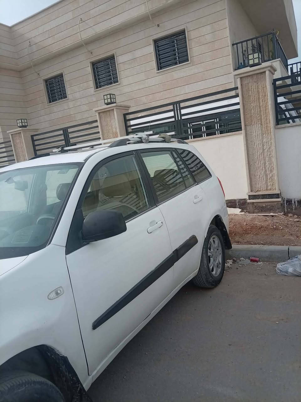 تيكو ٢٠١٣ نضيفه مابيه اي نقص 
للبيع بابل مركز المدينه
***********
***********
ب٤٥ وبيه مجال
