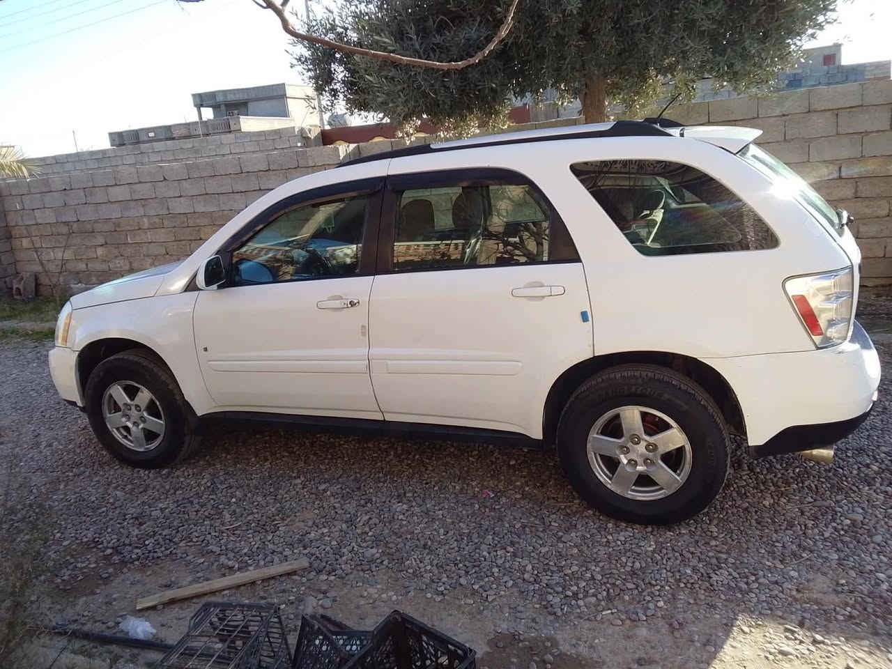 شوفرليت اكيونكس
موديل 2007
رقم نينوى دولي سنويه ،لغايه 2030 
السياره باسمي شرط التحويل و كابون بانزين 
كير ومحرك مال حاويه شرط محرك 6 /3400 
طخم تاير 
ضرر باب الخلفي جه السايق صبغ 
السعر 90 وبيها مجال 
رقم الهاتف ***********
