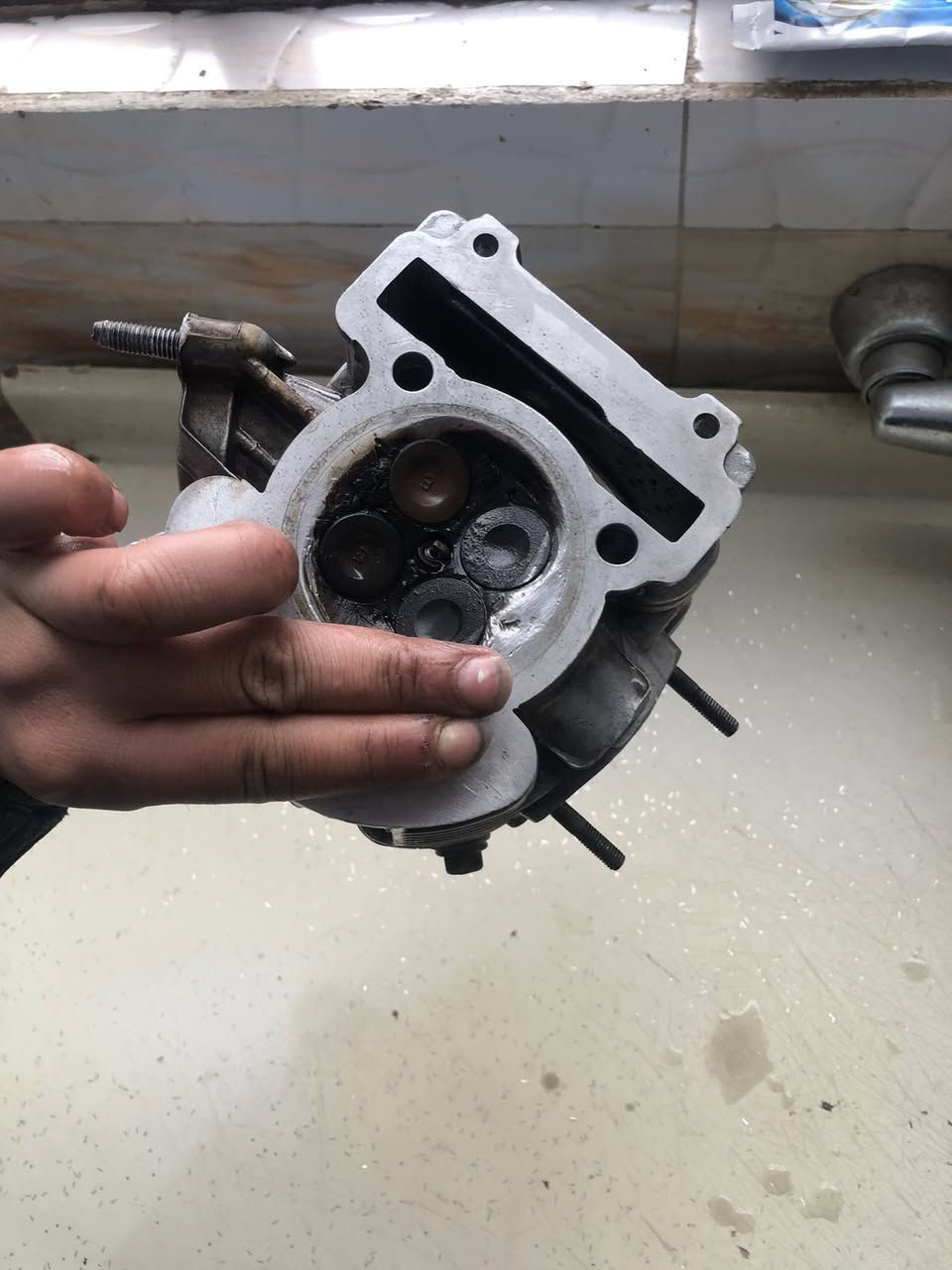 كور سكنس رياضي تتمارك ولفات اصليه السعر ١٠٠ وبي مجال للطيبين رقمي *********** مكاني كراده
