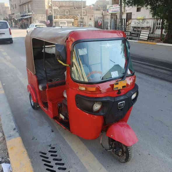 السلام عليكم تكتك للبيع موديل,2016 دخول 17 مكينه عشرين ناعمه تجفيت جديد لا تنقيص ولا تبخير كهربائيات شغاله أوراق المصطفى اصلي شرط الترقيم جاهزه كبل للشارع ماناقص اي شي السعر مليونين و700 وبيها مجال قليل حك الجيه مكاني بغداد  الاستفسار على الرقم***********
