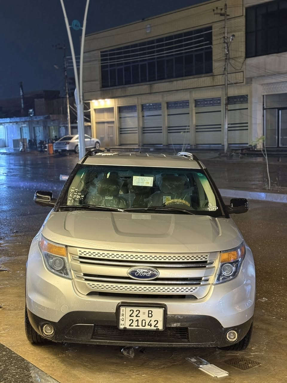 السلام عليكم
🔸 نوع السيارة : فورد اكسبلور شركة نيفيا
🔸 موديل السياره : 2013
🔸 السيارة :
السيارة كلين تايتل لا حار لا بارد لا صبغ 
بيها رصعات بسيطه لكن ما معدلهن 
السيارة كلش كلش نظيفه بالمقابل السيارة مجدد سنويه وهزه بشهر الواحد وباسمي السيارة 
السيارة بيها مكينه ماشاءالله خرسه صوت ماتسمع نشاط ومعدل تعجبك السياره مواصفاتها عاديه ومعروف مواصفات الفورد اخيراً وليس اخراً السيارة تعجبك تشلع عيوني ماتعجبك الله يرزقك بالي احسن منها 
🔹(135$)
*********** / محمد
