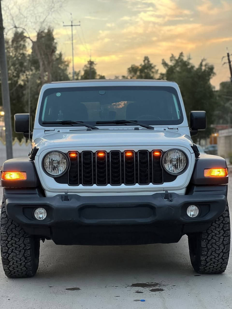 رانكلر 2023 محرك 6 سلندر ماشيه 19 الف حادث جاملغ خلفي موجوده بغداد نفق الشرطة واتس اب ***********
