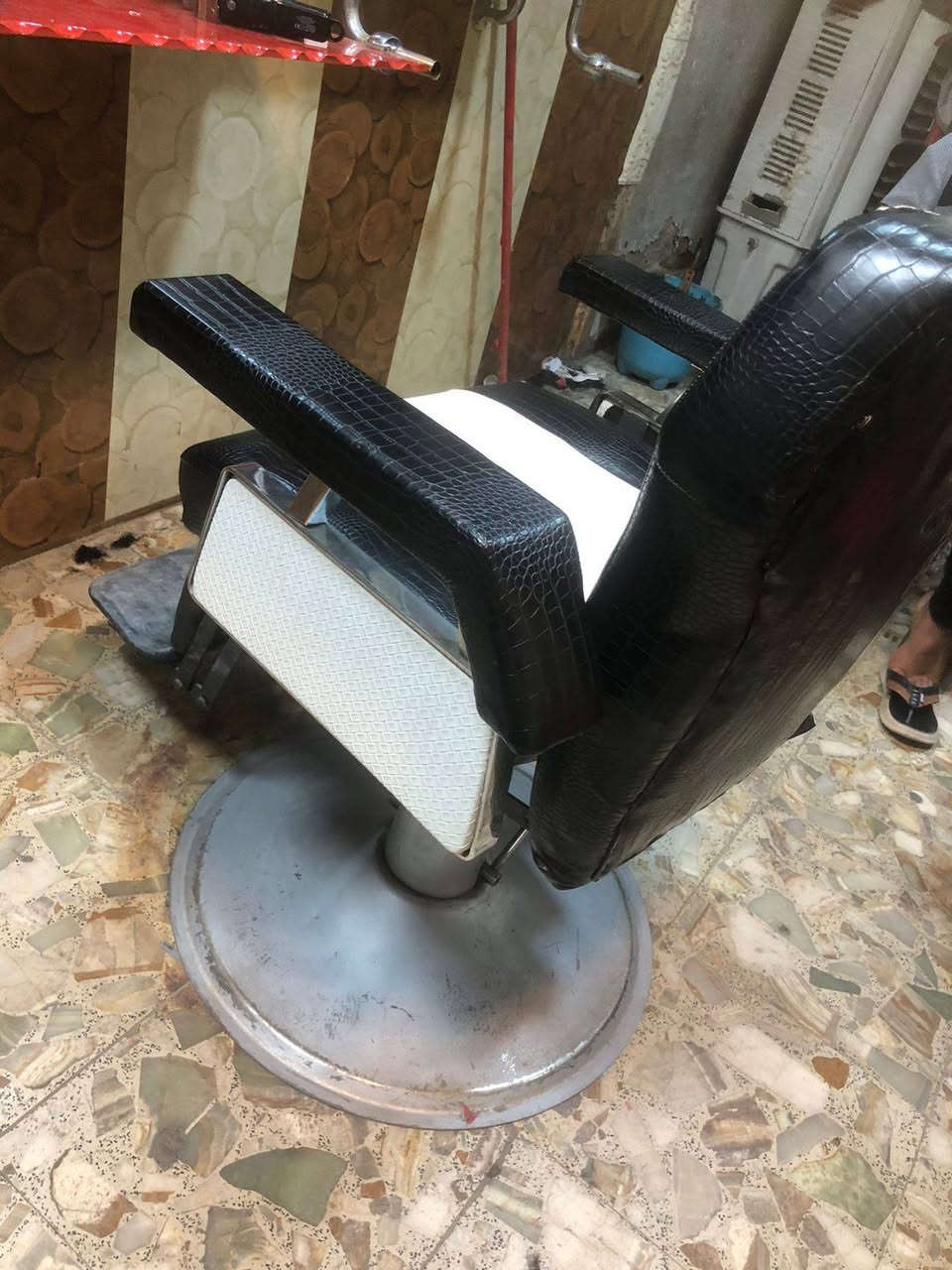 كرسي جديد نضيف استعمال قليل عداد 1 للبيع شكد تنطي بيه نزل بلتعاليق ( حسب القناعه ابيع)
مكاني بغداد المدينه 

رقم الهاتف ***********
