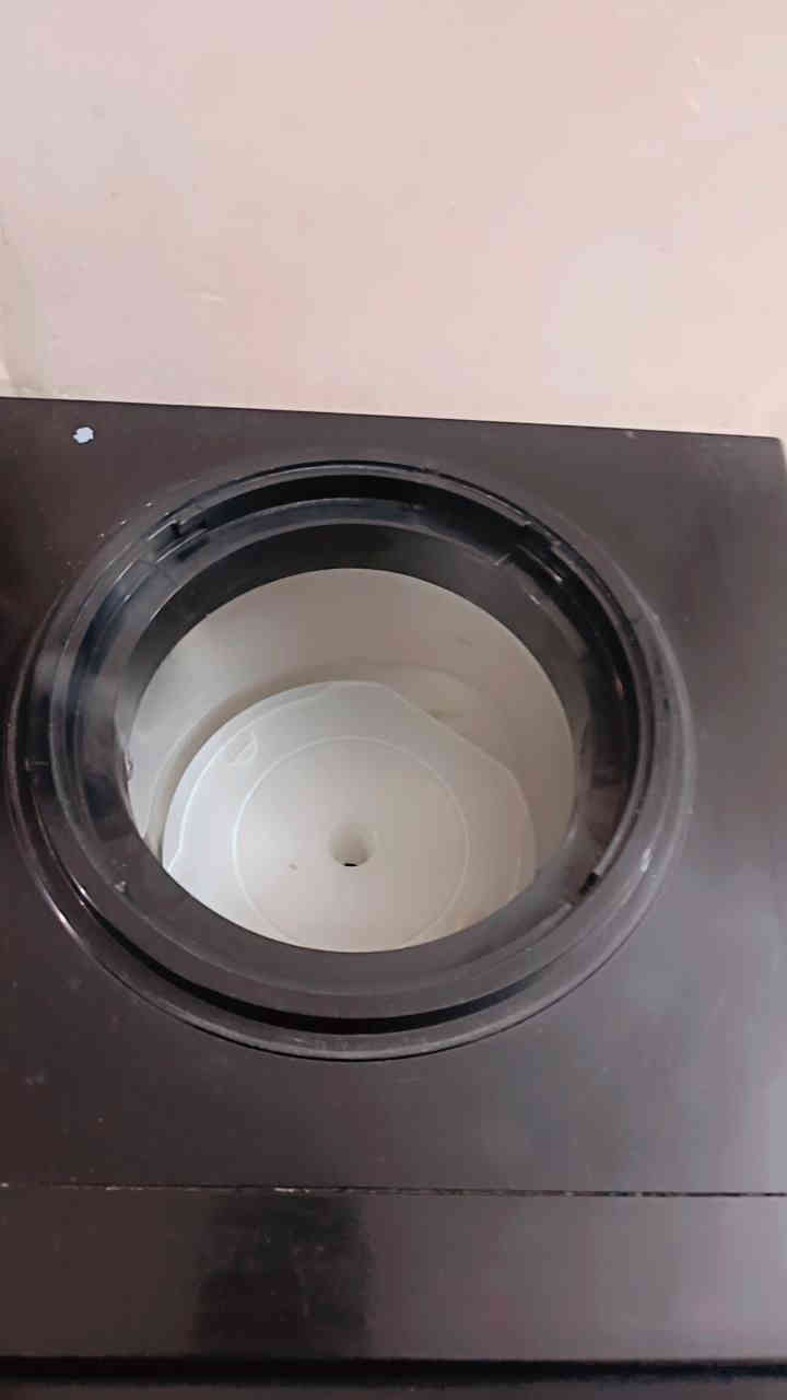 براد مي نوع دنكه كلش نضيف وشغال حار وبارد عل الفحص مكانه حله سعره 65 وبي مجال ***********
