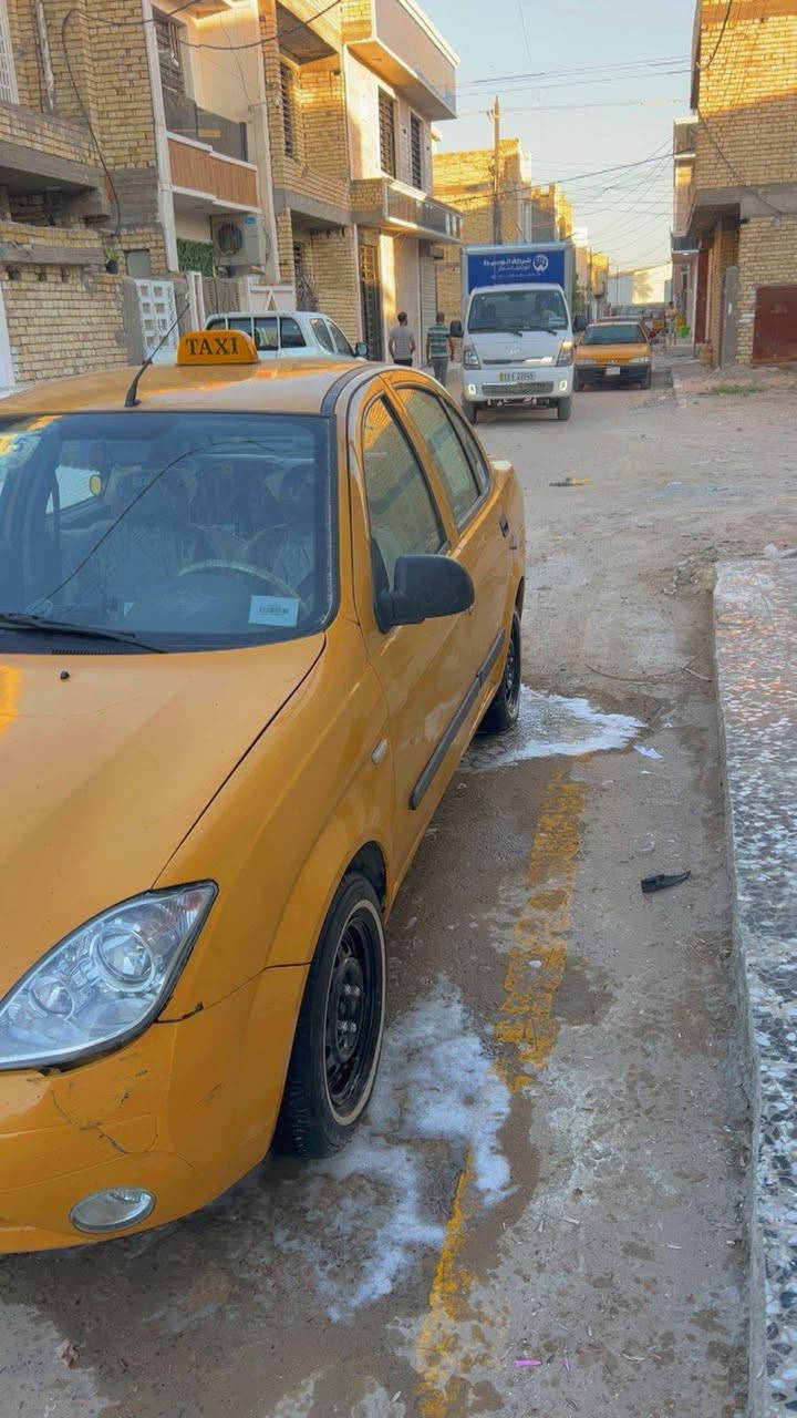 طيبة 2015
گير مكينة تبريد خير من الله 
سنويه باسمي مانافذه 
بيها طخه بالباب معمره ودوس 
والباقي خير من الله تخم تاير خط ابيض جديد 
داخل جديد  سنتر لوك 
سعرها 38 وبيها مجال بسيط

عنوان الشعب ***********
