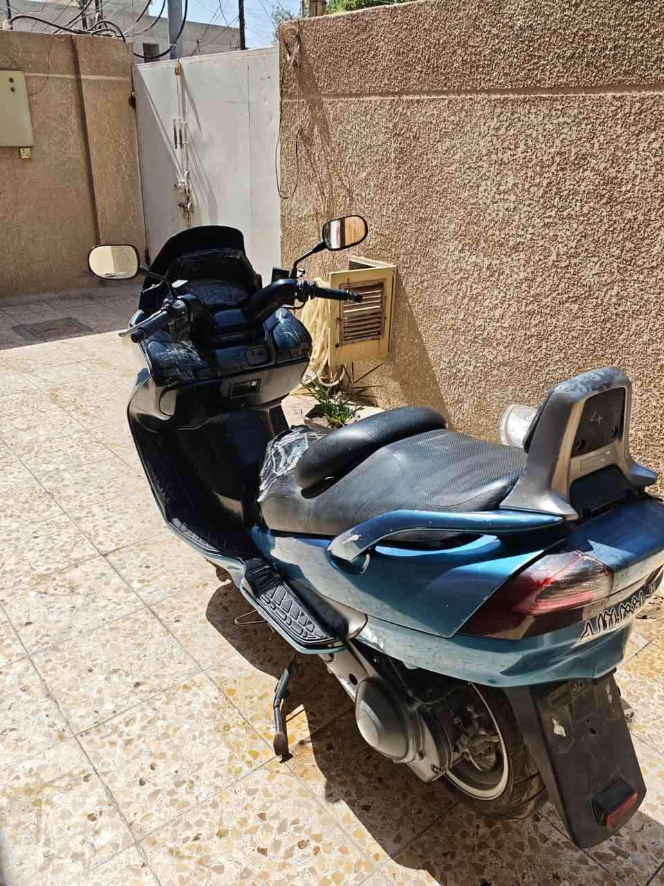 سلام عليكم قيم واخذ للبيع سكايف ويف 400 كوم حديد نقصها لو راجز سلف لو دشلي وباتري  غير ذني ماناقصها تجي تحمل وتروح مكينه مامفتوحه بلاديه مامطخوخه ابد لادخانه ولا تنقيص ولا نضوح كفرات بلاديه كهربائيات كلها شغاله مال جناي بس ماعندي فلوس اصلحها مكاني بغداد الغزالية ***********
