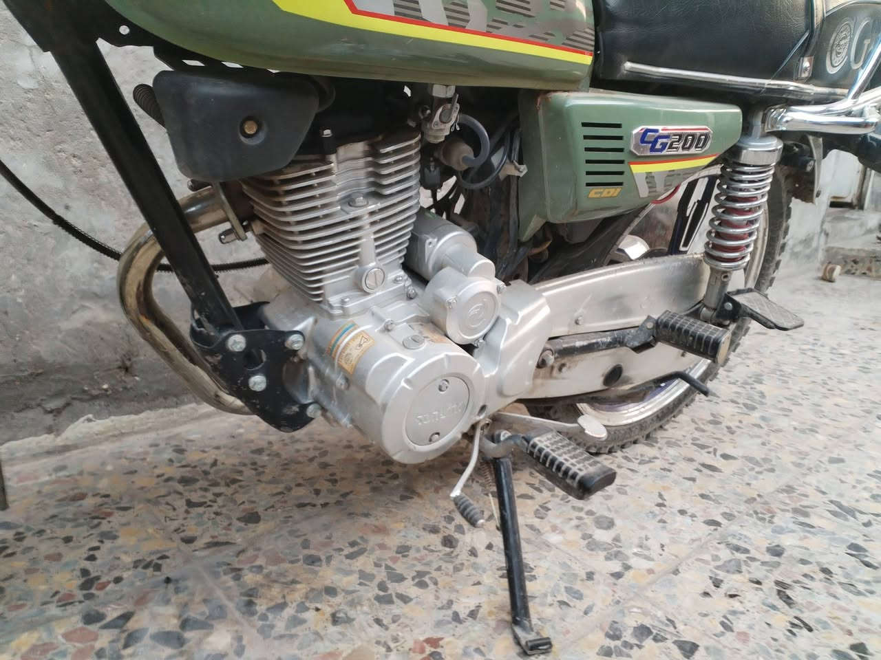 سلام عليكم دراجه للبيع سونك موديل25 مكينه كير مكفوله شلعه معدل ورقه كامله المكان شعله الرقم***********سعر 850 وبيه مجاا
