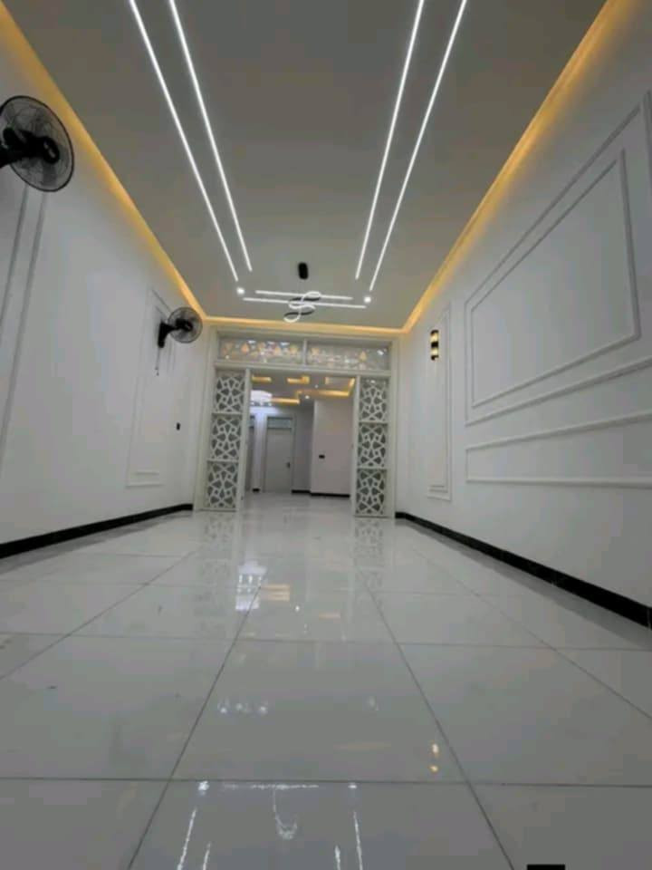 دار للايجار حي السلام مساحه 100متر طابق واحد ايجار 500وبيه مجال 
للاستفسار مراسلة الحساب او اتصال على رقم ***********
