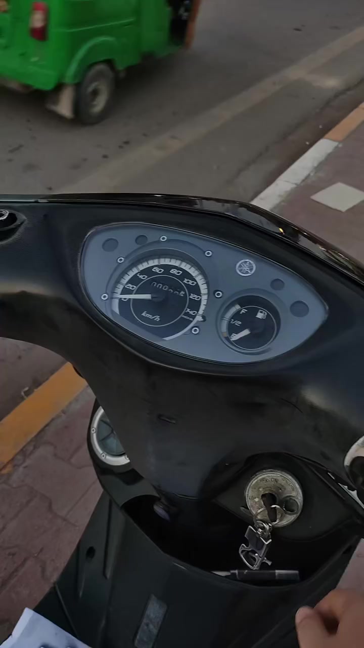 السلام عليكم
للبيع دراجة ماكس ثعلب 🐺 
مال رمبة اني منزلهة مكينة خرسة ممفتوح بيهة برغي انطيك بيهة ضمان 
جيب وياك 100 فيتر وفحص براحتك الدراجة مختمة من الطول للطول حتة اصغر قطعة بيهة مختومة اوراقهة كاملة بأسمي الدراجة احلة من الصور بهواي الدراجة مانقصهة اي شي علة وضع الرمبة شغل وطلع السعر 900 الف وبيهة مجال للطيبين مكاني بغداد الحرية *********** وذا معجبك سعرهة اعبر المنشور وان شاء الله تلگة الاحسن حبيبي 🩶
