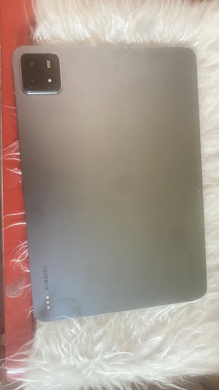 ايباد ريدمي جديد ونضيف يشغل 90 فريم ويا شاحنه 120 واط نضيف ما يصرف شحن اي خلل ما بي والله قبل 4 اشهر اشتريته ب750  رايده ب450سبب البيع محتاج فلوس *********** مكاني م الصدر
