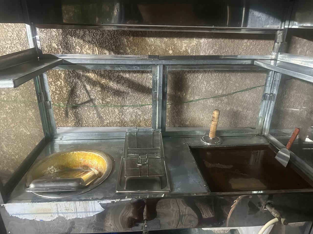 عربانة بركر للبيع
لدورة شارع 60 
بس حط قنينه واشتغل النظافة 100‎%‎
***********
300 الف وانته الرابح
