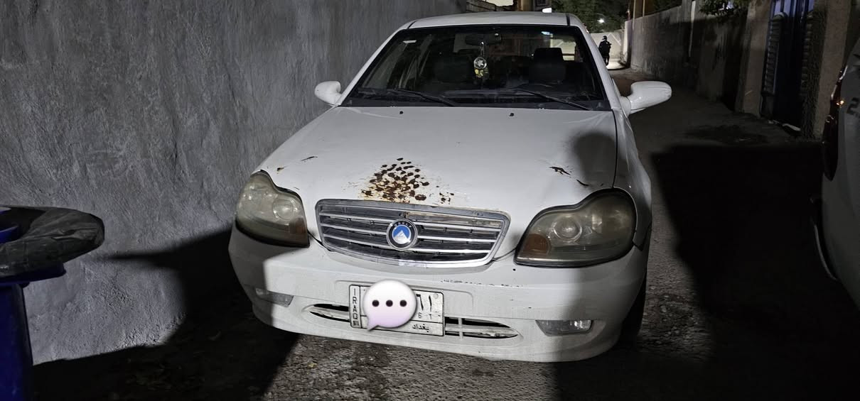 السلام عليكم. للبيع سيارة جيلي CK موديل 2013، استلام الشركة العامة. السيارة تتطلب بعض الترتيبات. عداد المسافة المقطوعة يبلغ 103 آلاف كيلومتر فعلي. توجد بعض الخدوش الخارجية الطفيفة، ولا يوجد أي تبديل أو صبغ أو صدأ. المقصورة الداخلية للسيارة بحالة المصنع، والإطار الاحتياطي لم يُستخدم إطلاقًا. تحمل السيارة لوحات بغدادية، والتسجيل يتم بتحويل مباشر. السعر المطلوب هو 31 ورقة (31000 دولار أمريكي). الموقع: بغداد. للتواصل، يرجى الاتصال على الرقم: ***********.
