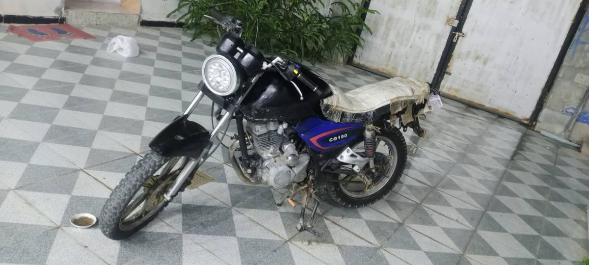 باندا للبيع س250بيها مجال دراجه نضيفه مستعجل علا بيعتها مال جناي تواصل***********
