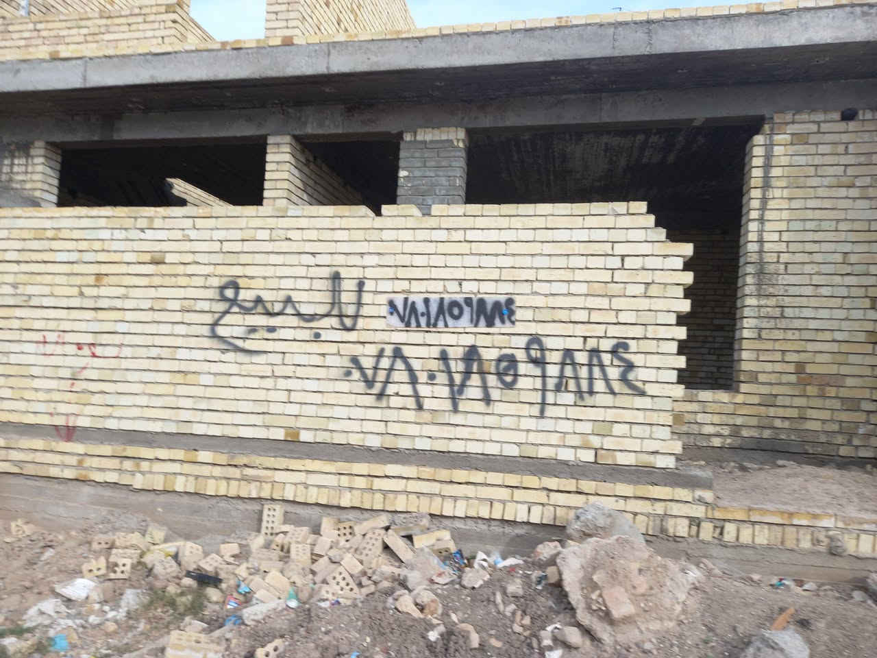 هيكل ١٠٠ متر منطقة السلاميات  مربع طابق ونصف شارع عشرين يصلح تجاري الرقم ١٠٥٦٧ للتصال والاستفسار اكثر على هذا الرقم *********** 
والله ولي التوفيق
