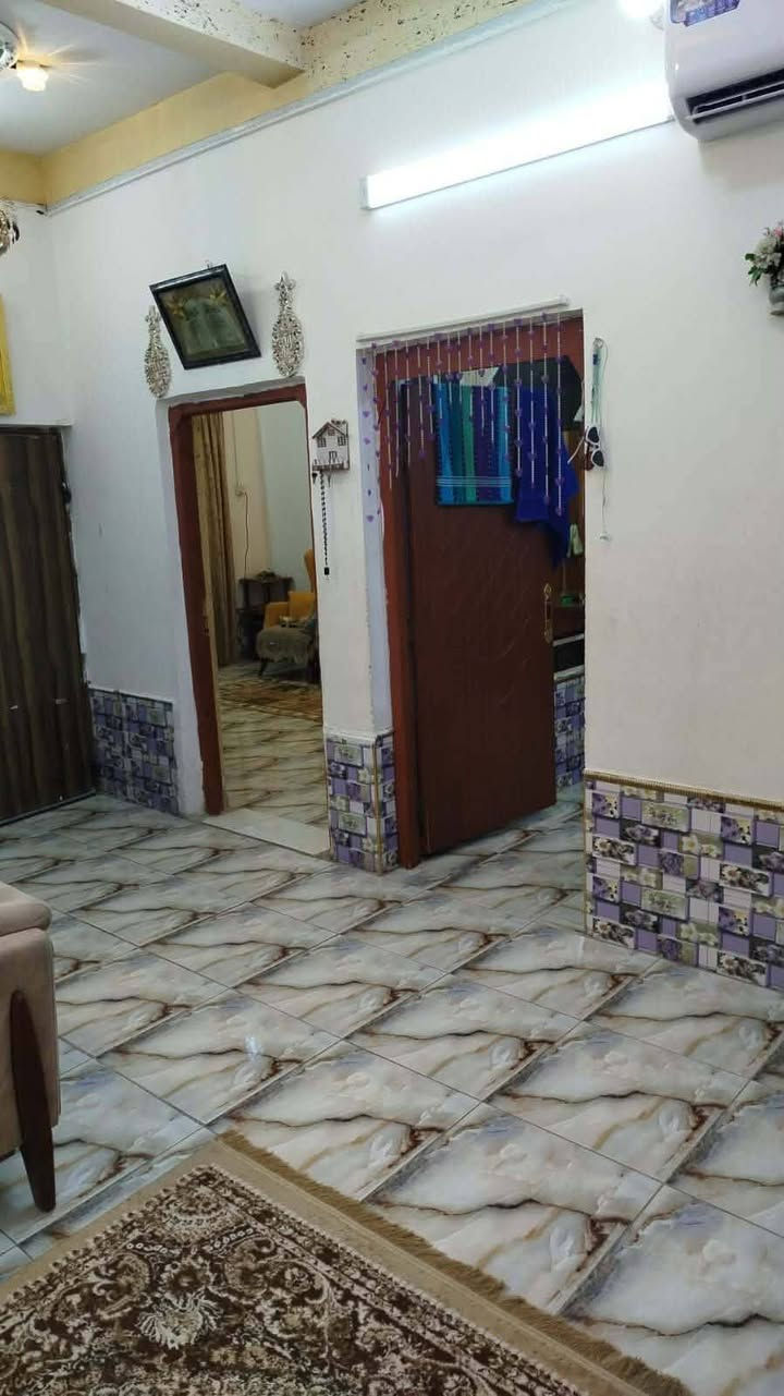 دار للبيع المساحه 100م زراعي كافه الخدمات موجوده ماء كهرباء مجاري انترنت ضوئي ما عدا التبليط البناء طابوك الموقع العكر خلف مستوصف المنصوريه السعر 52 ت ***********

