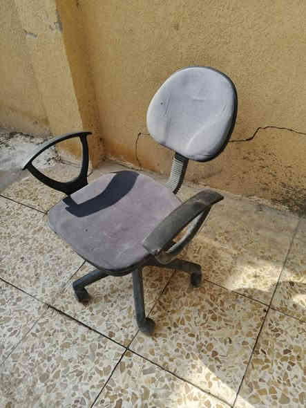 كرسي دوار السعر 20 الف وبي مجال مكاني حي الفارس اي استفسار ***********
