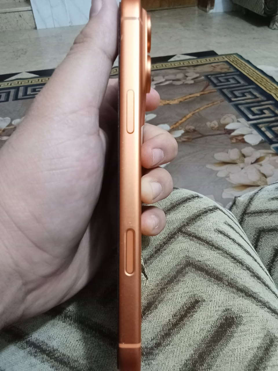 I PHONE 17pro max 256 e Sim
ايفون ١٧ برو ماكس شريحه الكترونيه 
بطاريه ١٠٠٪؜ بعده بلضمان 
بي شخط واحد بلشاصي مثل ما موضح بلصوره 
السعر ١٨٥٠ وبي مجال ولحد يكسر حلال عالم …
مكاني كربلاء 
***********
