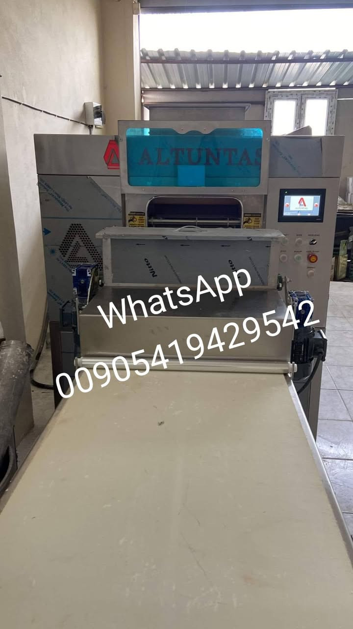 🔹 آلة إنتاج رقائق الحلويات
 مستخدمة بحالة ممتازة 
موديل 2017 مجددة بالكامل ضمان عام واحد 
آلة متطورة مخصّصة لإنتاج رقائق الحلويات بجودة عالية وكفاءة إنتاج ممتازة، مناسبة للمصانع والمشاغل المتوسطة والكبيرة.
⚙️ المواصفات الفنية:
صناعة تركية أصلية 
نظام تشغيل أوتوماتيكي بالكامل
إمكانية إنتاج رقائق بسماكة دقيقة تبدأ من 0.01 مم حتى 4 مم
تحكم كامل بسماكة الرقائق وكمية النشاء المستخدمة
تحتوي على خزانين نشاء:
الخزان الأمامي لتغذية الرقائق بالنشاء
الخزان الخلفي لتغذية خط السير بالنشاء
عرض الرقائق: 55 سم
القدرة الإنتاجية: 150 كغ في الساعة
استهلاك الطاقة: 3 كيلو واط في الساعة
نظام كهرباء: 380 فولت – 3 فاز
❄️ نظام التبريد:
مزودة بخط تبريد مباشر على السلندر
يحافظ على متانة الرقائق
يمنع التشققات ويضمن منتج نهائي متجانس وعالي الجودة
🖥️ سهولة التشغيل:
التحكم الكامل عبر شاشة لمس حديثة
تحتاج إلى عامل واحد فقط للتشغيل
تصميم عملي يسهّل الصيانة والتنظيف
📦 الأبعاد والوزن:
الطول: 300 سم
العرض: 130 سم
الارتفاع: 180 سم
الوزن: 1250 كغ
🛡️ الضمان والخدمات:
ضمان لمدة سنة 
إمكانية التركيب والتشغيل في موقع العميل
تدريب كامل على استخدام المكنة
جاهزة للتصدير إلى جميع أنحاء العالم
تواصل واتس اب 00905419429542
#حلويات #بقلاوة #رقائق #أفران #مخابز #معجنات #مخبز #معدات #عتاد #صناعة #تجارة


**إذا كنت صاحب هذا الإعلان وتريد حذفه لأي سبب، رجاءا أرسل رسالة إلى الدعم الفني**