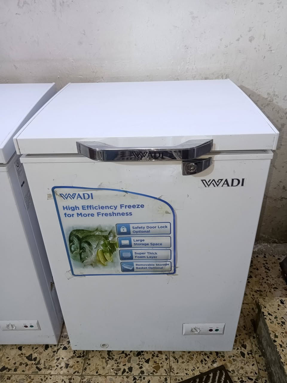 مجمدة عدد 2 للبيع مكاني الشعب ***********
