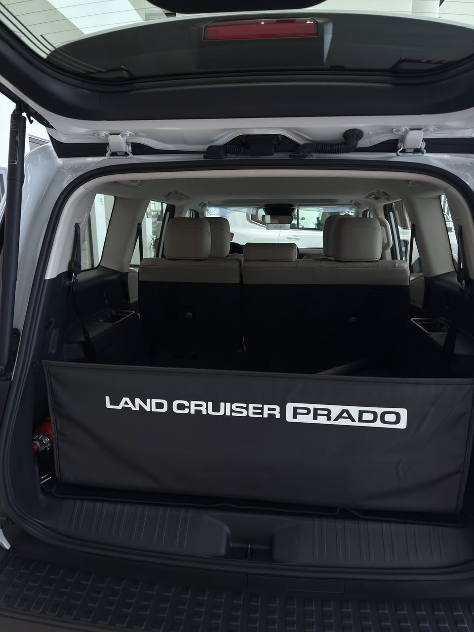 تويوتا برادو ٢٠٢٥ صفر كيلو متر متوفر في شركة البر وكيل تويوتا المعتمد ٤ سنوات صيانه مجانية ٣ سنوات ضمان كير ومحرك 
للحجز والاستفسار ***********
