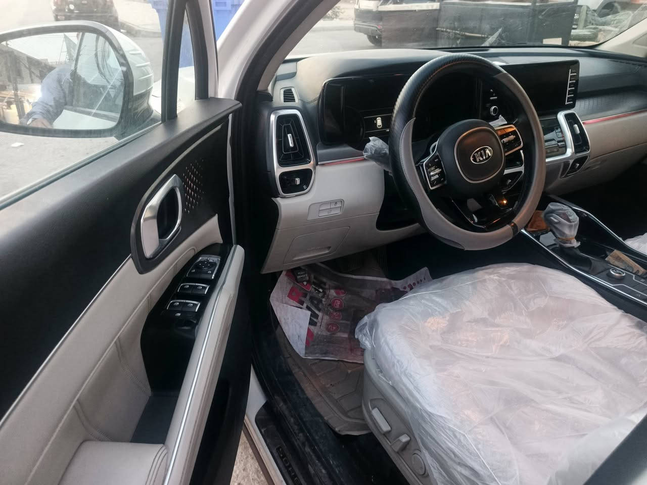 السلام عليكم سياره سورنتو مديل 21 فول عدى البنوراما للاستفسار ***********السعر 250 قابل للتفاوض
