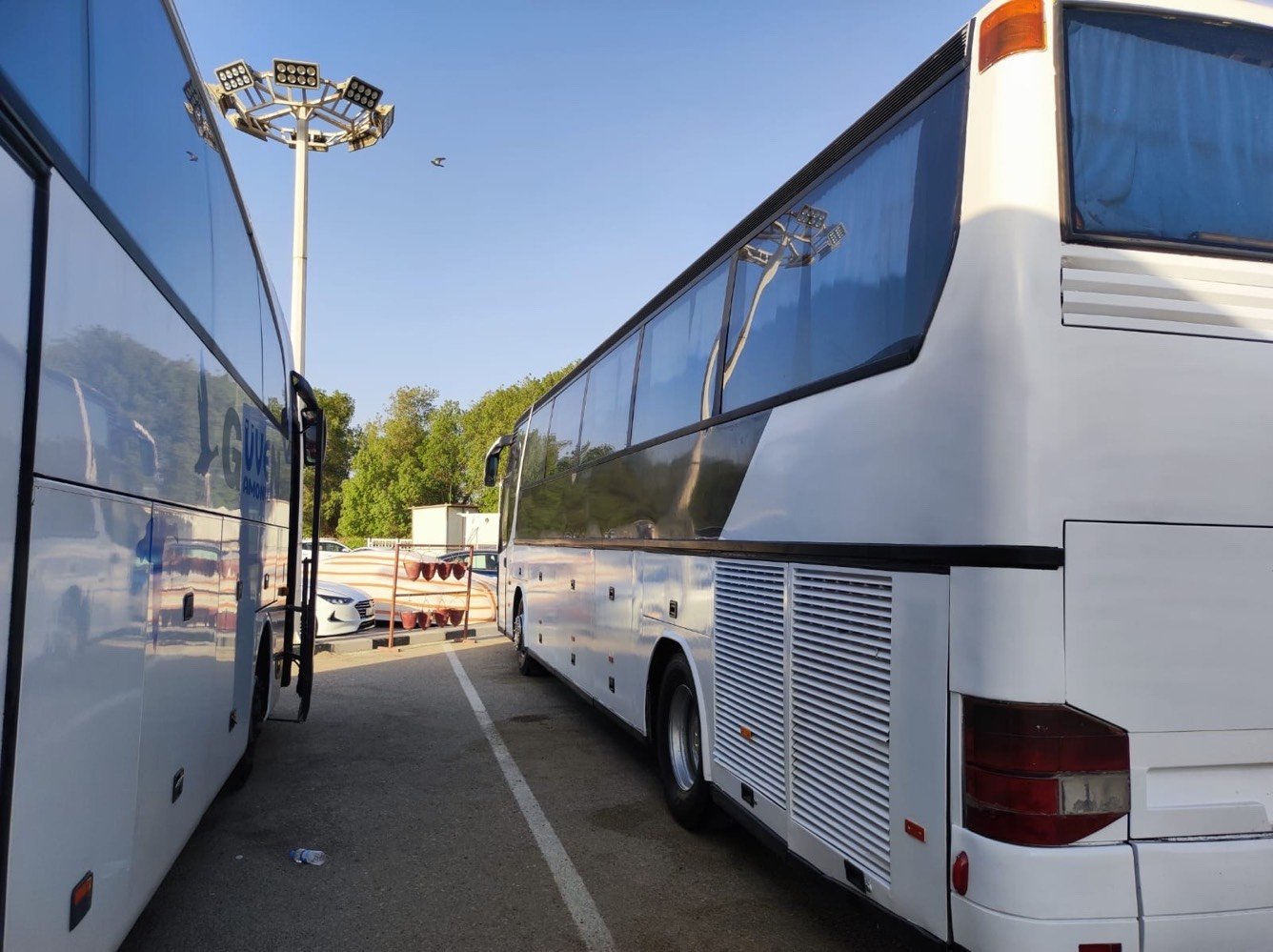 السلام عليكم ستره الفينيه سنويه 2001مارس رقم انكليزي الون ابيص ملوان بسمي عداد الركاب 49راكب خط وبحث جداد بصره نجف مكينه استاندار 8سرندر كير صطر اربعه بربعه تبريد شباح جبير تخم تايار باتريات جداد سياره جاهزه العمال شغاله عل وفود
بيع او مراوس حسب القناعه سعر الباص 300ورقه يعني 3دفاتر 
وهاذه رقم مالك الباص /***********/ بي واتس اب وربي يرزق الجميع
ما هو موديل الحافلة وسنة تصنيعها؟: 
2001
هل هناك أي صيانة حديثة أو قطع غيار مستبدلة حديثاً؟: 
لا
أين موقع البيع في العراق؟: 
النجف حي المكرمه 
ما هو السعر المطلوب للحافلة؟: 
300 ورقه إذا وجد مراوس بسياره صغيره 