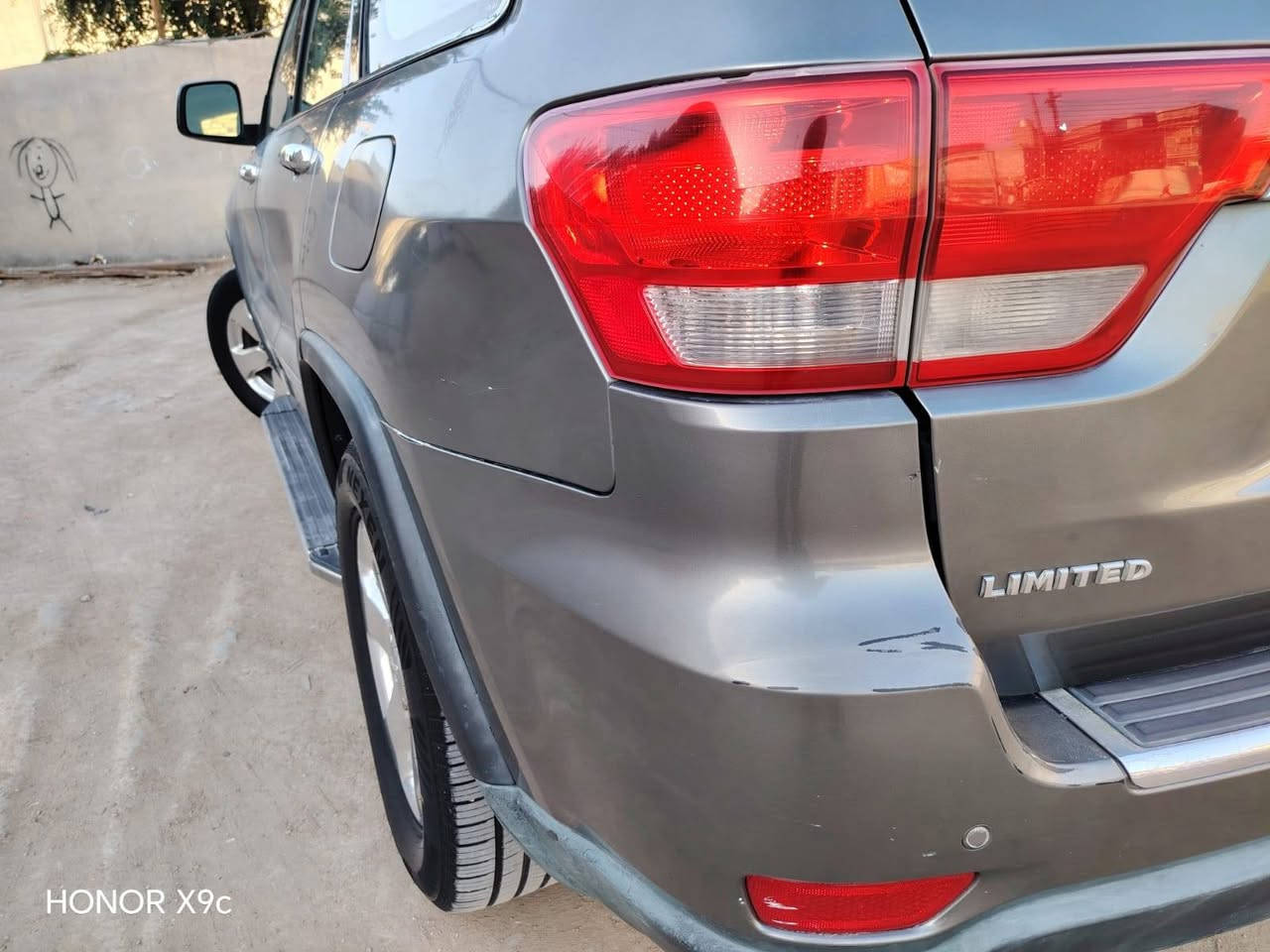 جيب لاريدو موديل ٢٠١٣ رقم  بغداد دولي بأسمي شخصياََ
سنويتها جديده لل ٢٠٣٠ وهزه جديده السياره كامل مواصفات لمتد
مكينه ٣٦٠٠ خير من الله مكينه وكير شرط الفحص
حداديه جديده + تخم تاير جديد
كهربائيات كلها شغاله +دواخل كلش جديده
تبريد ثلج 
السياره بيها تبديل جاملغ مبدل مال الوارد
وحاليا بيها ٥قطع جارده
بيع سريع محتاج واريد ابيع بدون مراوس
السعر ١٢٥ وقابل للتفاوض للإستفسار اتصل على الرقم 
***********
مكاني ناصريه مركز
