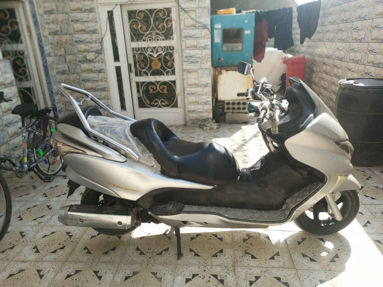 سلام عليكم دراجه فورزه 09 للبيع مكاني واسط قضاء الحي دراجه كهربائيات  شغاله كله مكفوله كفرات ومكينه سعر 950وبيه مجال شراي اتصل ***********
