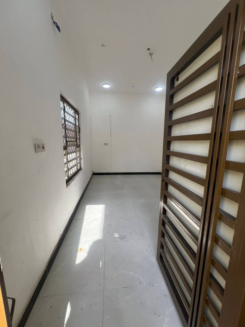 الدار ركن 100متر ***********
