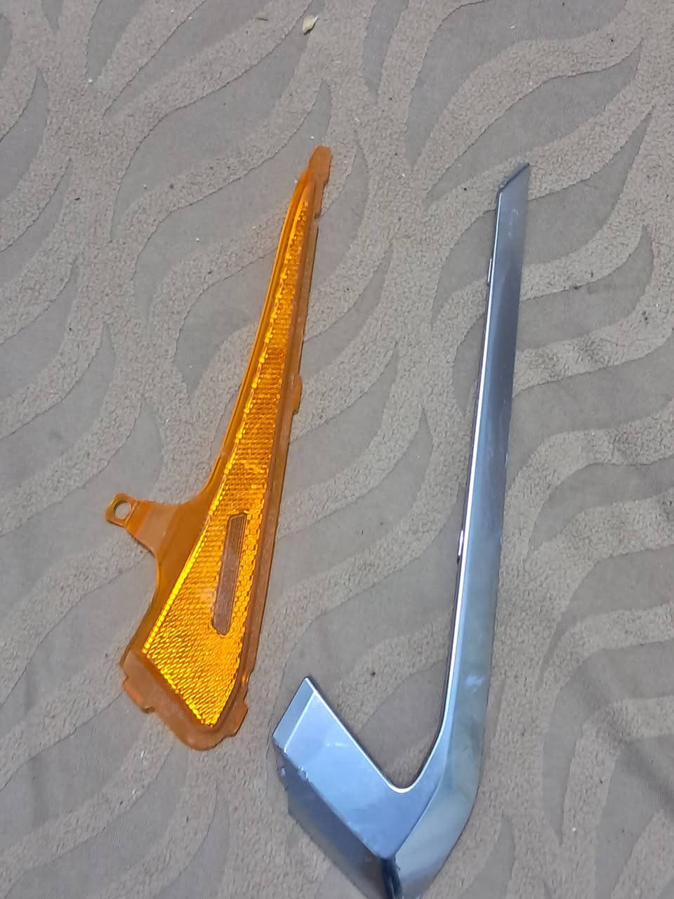 غراض فورتي تفصيخ امريكي
مروحه و عقل شغاله شرط تفصيخ 2020الى2024

قفل بنيد كامل وشغال

كوع راديتر وكوع جوين 

زوج هورنات شرط شغال 

نيكله وفسفوره مال لايت 

بروجكتر شغال شرط كسر بجامه فقط 

قاعده رادار مال براكيت امامي 

حساس جو شغال 

***********

شراي يتصل وبالخدمه لماعنده ياخذ بلاش
