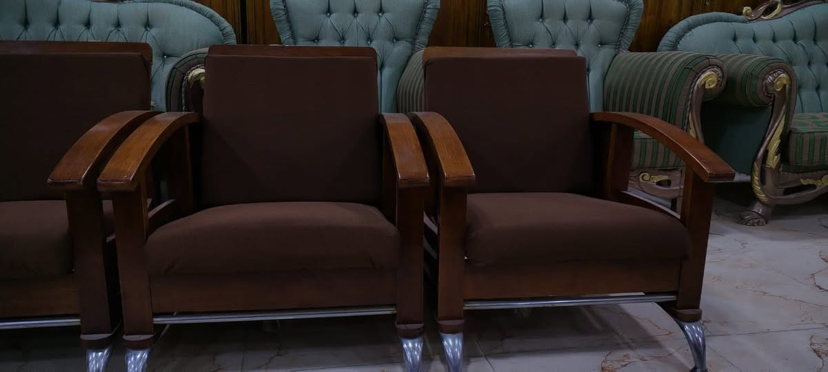 تخم 7 مقعد مدوشم جديد للستفسار أكثر الاتصال او مراسله وتساب ***********
