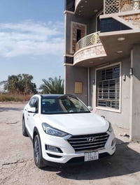 توسان خليجيه  موديل 2019  فول مواصفات عدا الخمس عدسات  السونار ناشره ب...