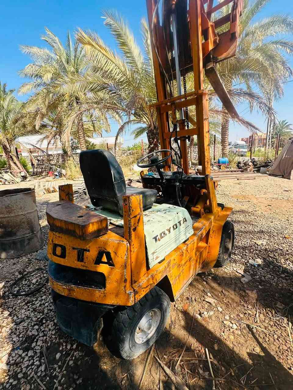 السلام عليكم
للبيع رافعه شوكيه بانزي
1طن 
3 حركات 
مكاني بابل الهاشميه
السعر 4150
للاستفسار ***********
