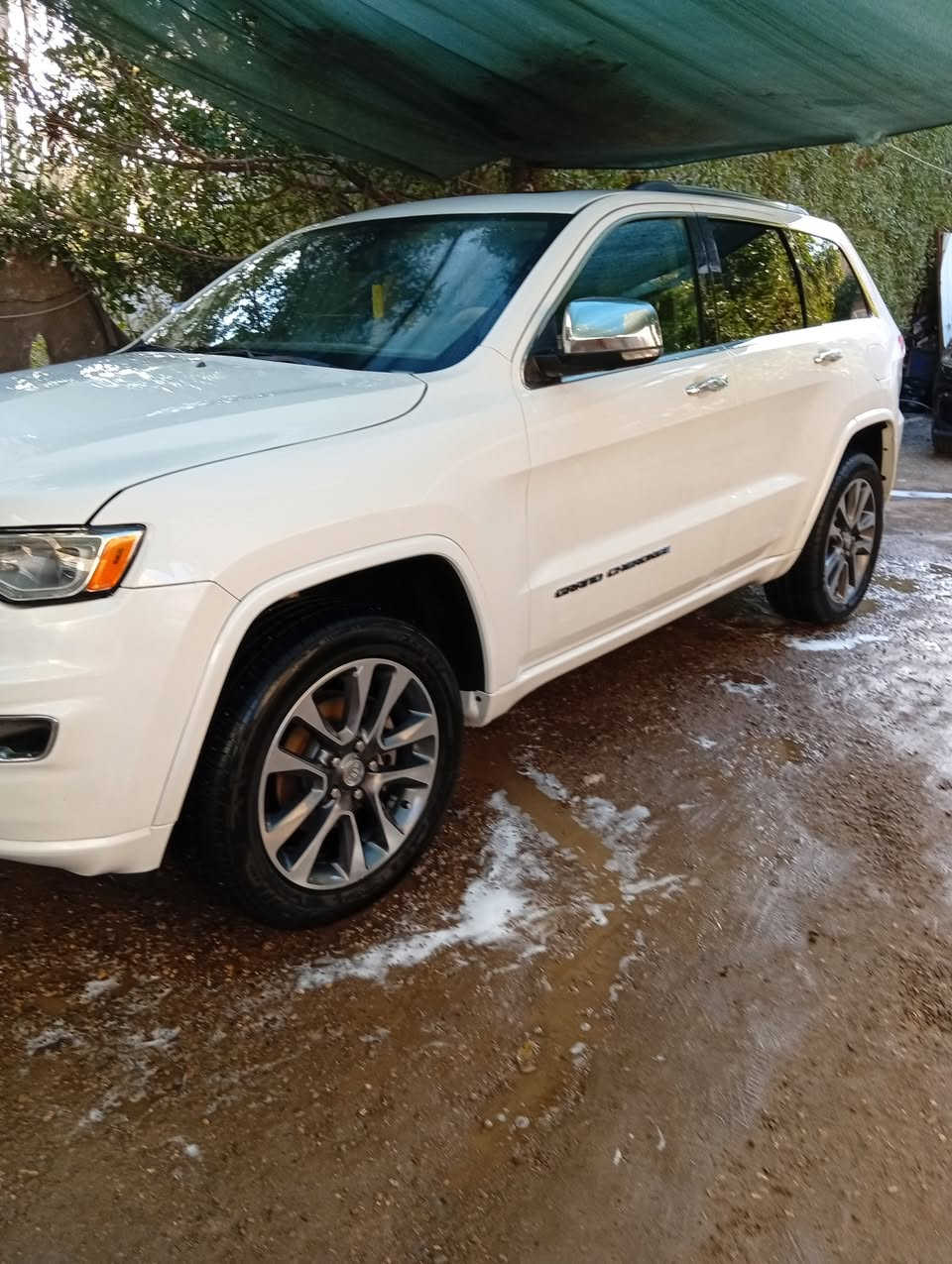 السلام عليكم
جيب جراند شيروكي موديل 21مرمز اصل 18
رقم بغداد لون ابيض لمتدد فول الاخير حادث قطعتين جاملغ والبنيد تحديثالمواصفات 
1-فتحة سقف طكتين
2-شاشة كبيرة
3-تحكم ستيرن جهتين
4-شفتات
5-مخرج اواكس+يوبي اس+رام 
6-بصمه وبصمة ابواب
7-كشنات جلد بيجي
8- كشنات كهربائة تدفئة تبريد
9-تبريد قطعتين 
وبعد هواي مواصفات السعر 195وبيها مجال حك الجية للاستفسار *********** واتساب مكاني بابل ابو تقى
