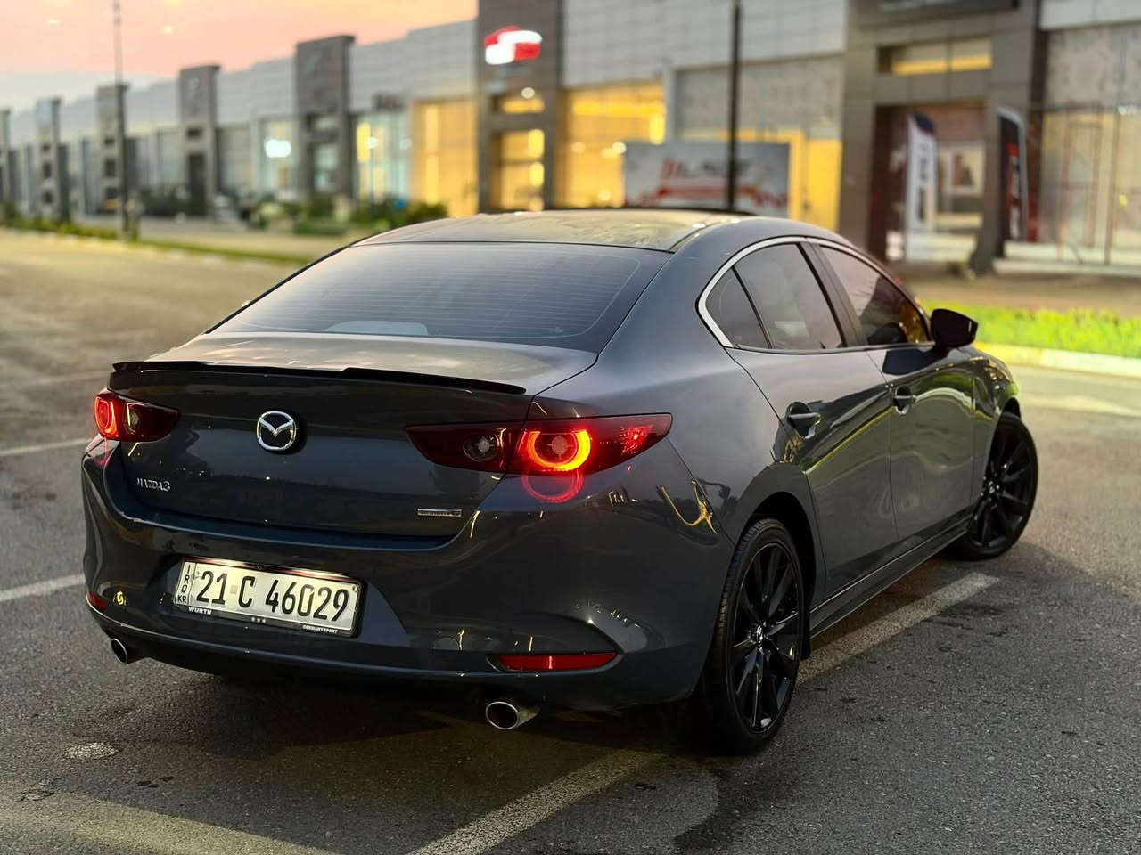 Mazda 3 carbon edition 2022
فوول مواصفات 
سڵاید
کوشن جلد و بەصمه
کوشن سارد و گەرم
بێ مەسرەفە و هەموو گیانی بە شەرت 
سەنەوی تازەیە
مەکینە ٢.٥ بێ تۆربۆ مەرغوب
143 وەرەقە و مەجال

***********
*********** السليمانية, العراق
