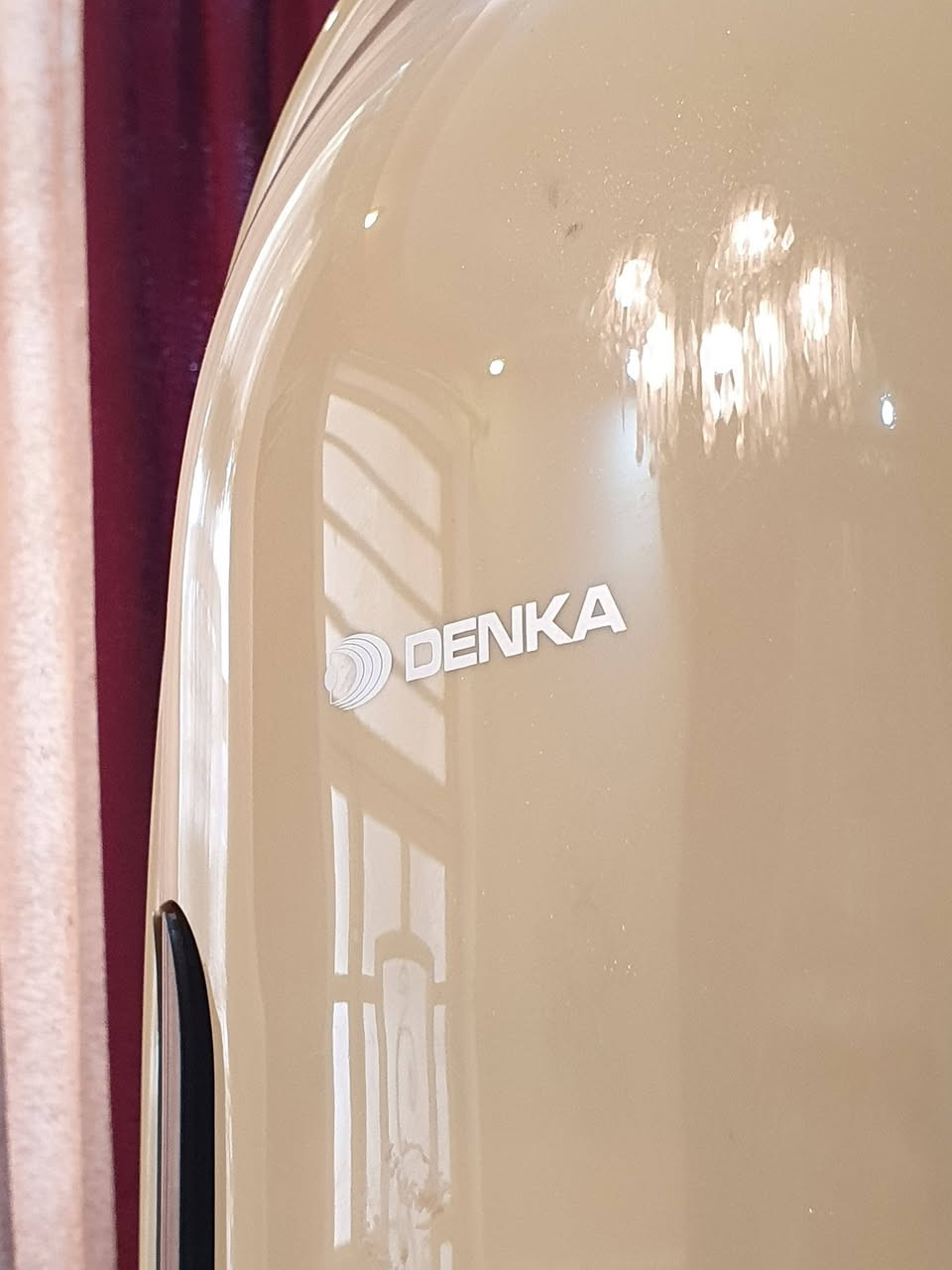 اللهم صلي على محمد وعلى آل محمد 📿
سبلت DENKA 
كنتوري عامودي 
اللون اوف وايت 
سنجل ڤيز 
حجم 3 طن t3 مناسب لأجواء 🇮🇶
السبلت شغال ونظيف جدا جدا 
فقط بي ليك بسيط بالقطعه داخليه 
🖤السعر 225 الف وبي مجال🖤
علماً سعر الجديد مالته مذكور بالصوره من موقع شركة 
عنوان بغداد للاتصال ؏ رقم  
***********
