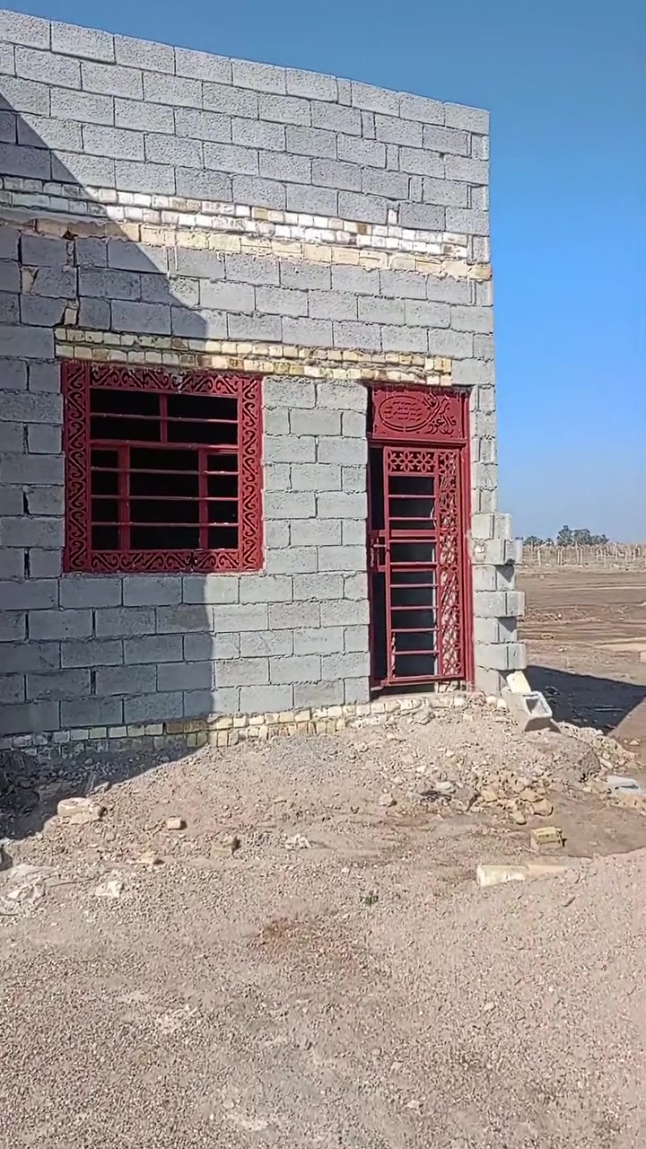 بيت للبيع 2 غرف نوم صاله ستقبال مطبخ مساحته كبيرة 250 مثلث الكلابين نزلت حسيب شارع 4 رقم ***********
