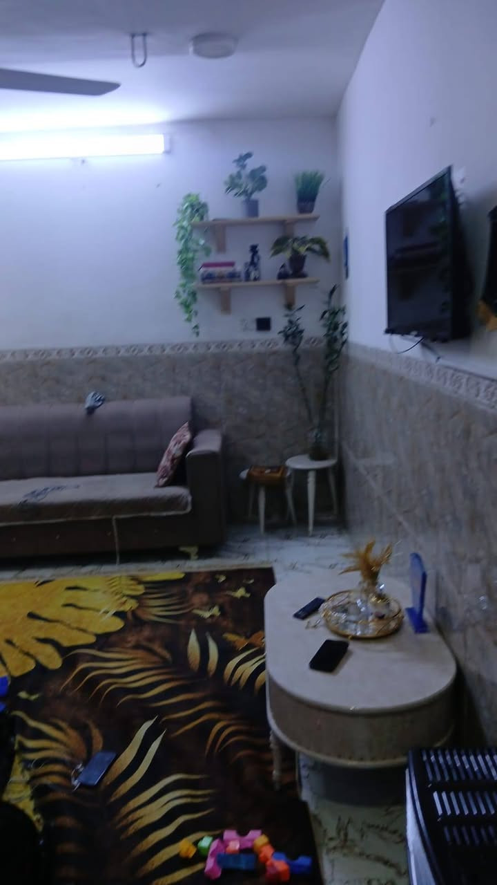 مشتمل #طابو #صرف الدوره ابو دشير
مساحه ٥٠ متر طابق ونص استقبال ومطبخ وخدمات و غرفه نوم سويت ومخزن وسطح
السعر ٧٥ 
***********
