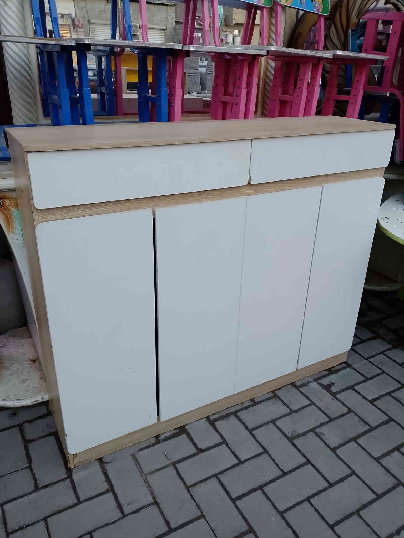 ابو سلام الدبيسي لبيع وشراء الاثاث المستخدم - العنوان البصره القديمه قرب جامع العرب / للاستفسار - اتصل او المراسله على الواتساب - *********** - ***********
