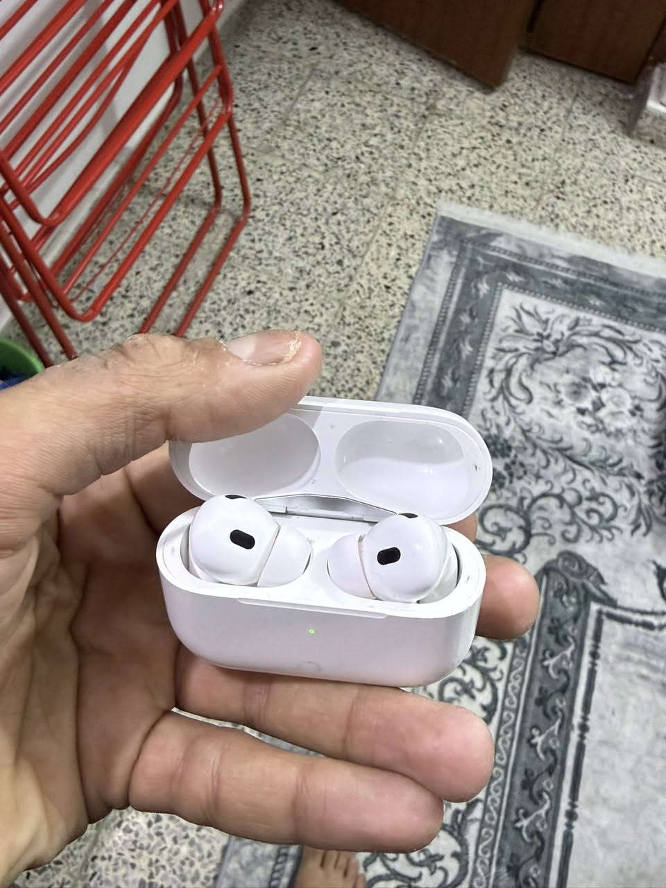 السلام عليكم شباب عندي سماعة جيل الرابع مال ايفون الاصليه ممستعمله قليل الله شاهد باليوم لو استخدمها لولا  ونضافة وصوت اني اكفلك بيها السعر بالخاص🖤


**إذا كنت صاحب هذا الإعلان وتريد حذفه لأي سبب، رجاءا أرسل رسالة إلى الدعم الفني**