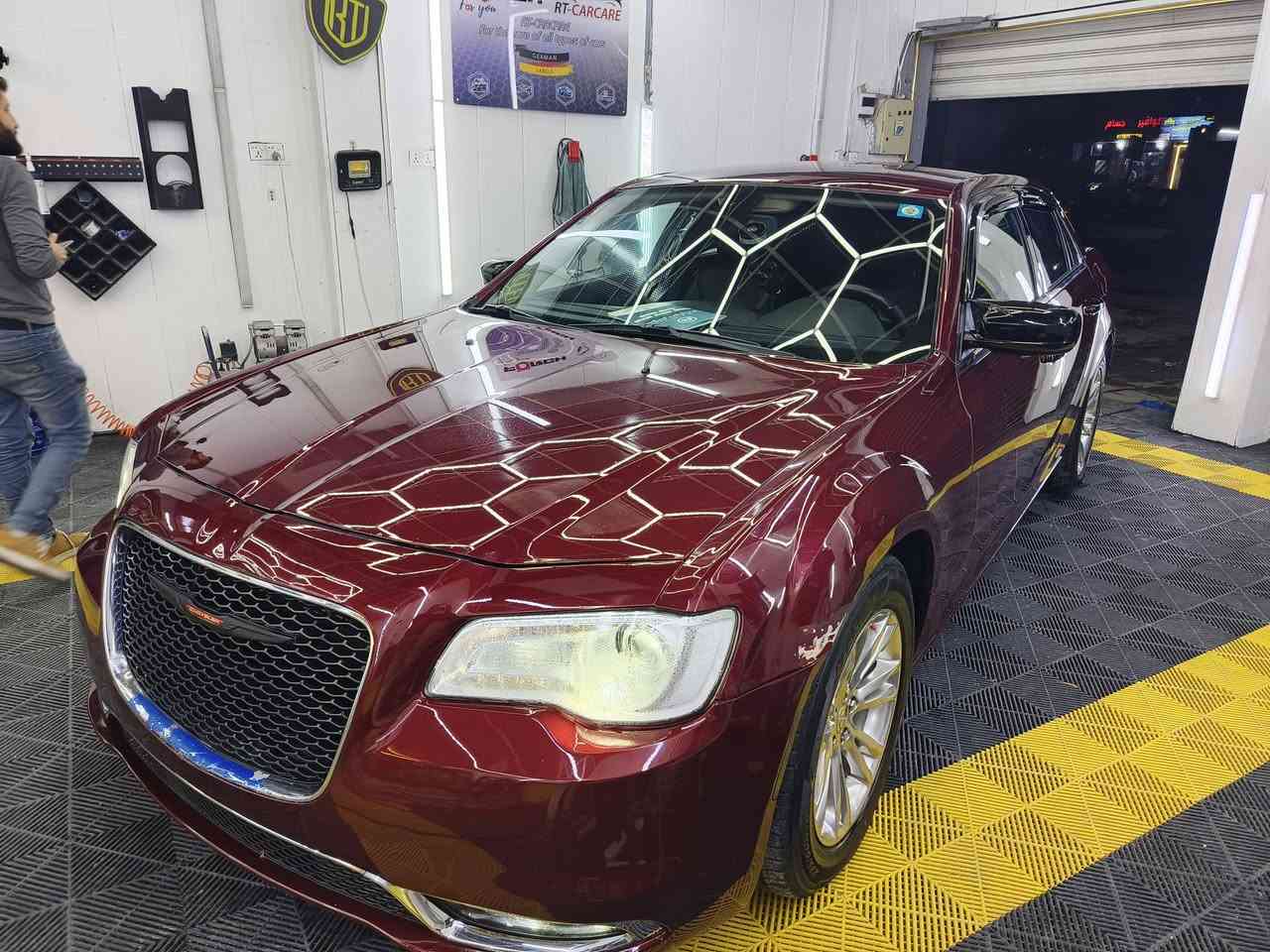 للبيع اوباما 2017 C  سياره جديده ونضيفه حيل وبل خير عل ياخذهه
‏مكفوله ماعده باب مبدل وباب صبغ فقط
المواصفات c
حداديه وتخم تاير جدد توني بدلتهن 
كشنات فول كهرباء مع تدفئه 
الكشنات الخلفيه تدفئه  
السعر 220$$ وبيهه مجال 
مكاني بغداد الشعب 
للاستفسار الاتصال على الرقم ***********
