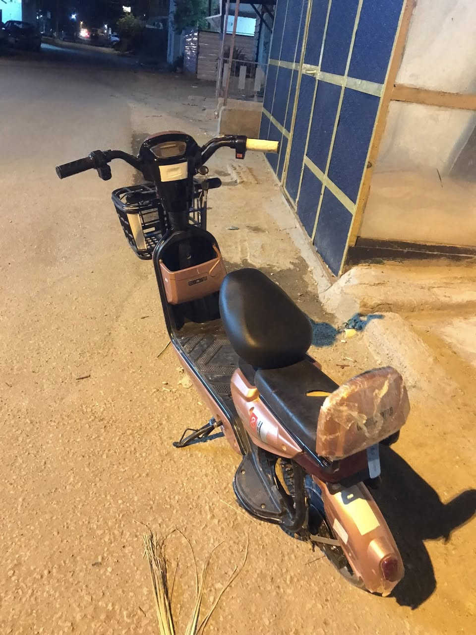 سلام عليك باسكل لبيع مكان كربلاء الحسينية الجريه نضافه70% يريده يجي علا هاذه لرقم. ***********سعر خاص
