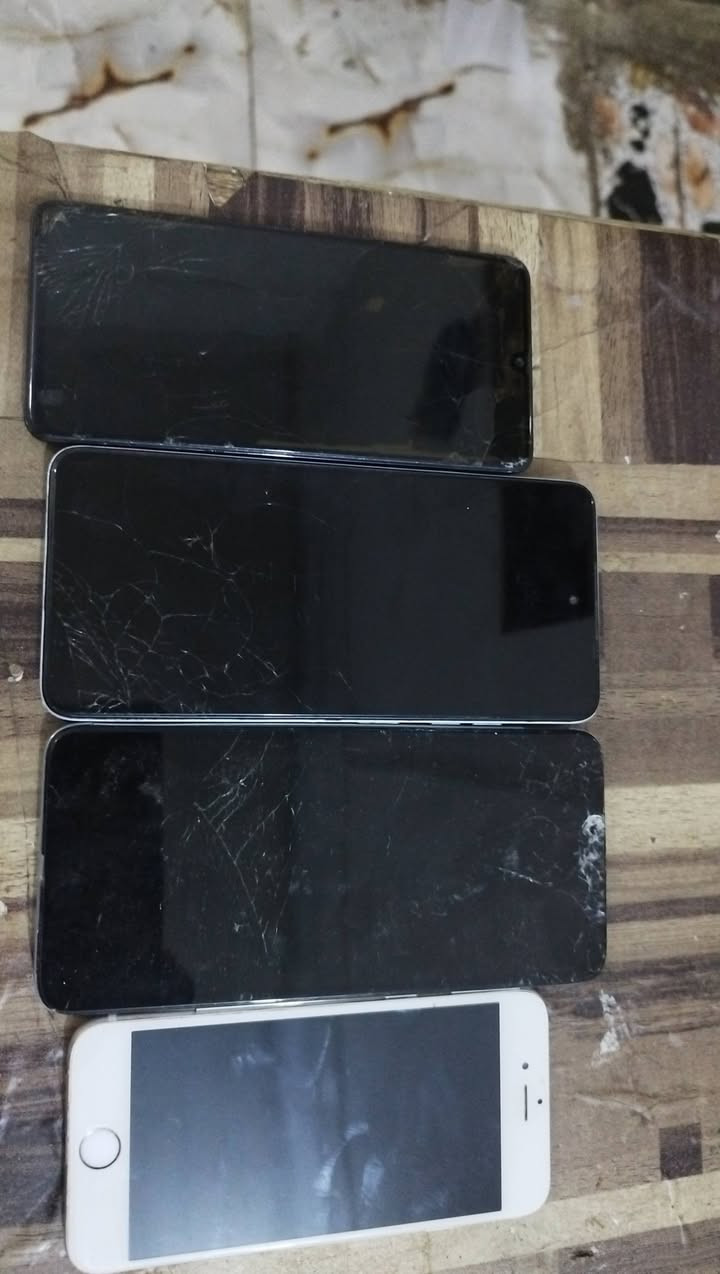 اجهزه عوزه شاشات والايفون شغال بس عوزه سوفت سعر الواحد 15 قفل بدون عمله


**إذا كنت صاحب هذا الإعلان وتريد حذفه لأي سبب، رجاءا أرسل رسالة إلى الدعم الفني**