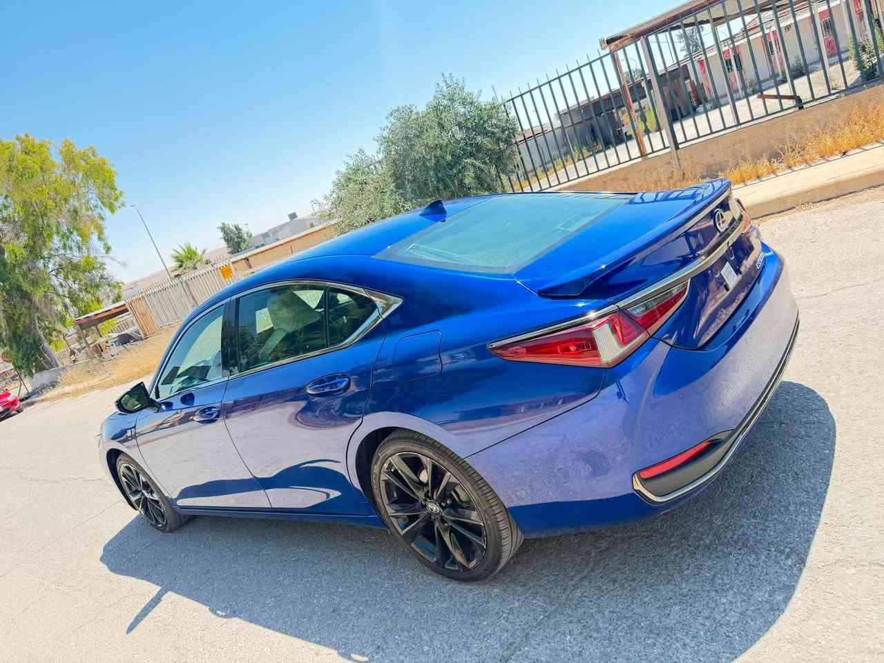 لكسز Es 300 موديل 2024 فئه F sport 
 كامرات 360
ضرر بنيد وجاملغ وبيها كلير ب امريكا 4 ابواب
رقم أربيل ترقيم جديد
*********** واتساب
