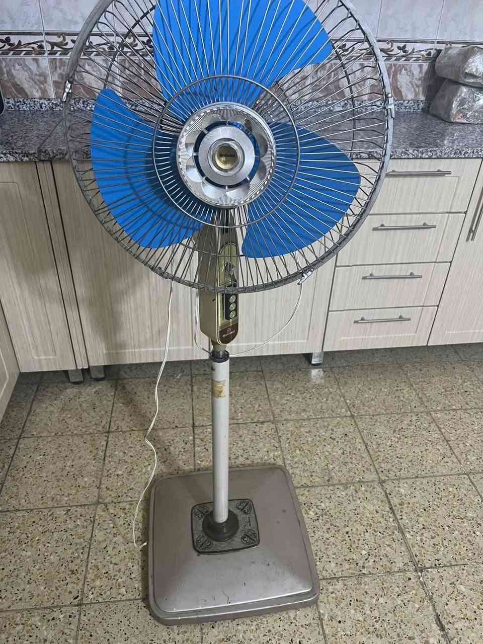 بنكات يابانيه نشنال ومسيوبيشي شغالات وانظاف بس بيهن صوت ابيع هل موجود سعر القطعه ٤٠


**إذا كنت صاحب هذا الإعلان وتريد حذفه لأي سبب، رجاءا أرسل رسالة إلى الدعم الفني**