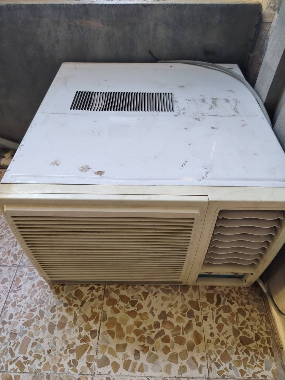 سلام عليكم
مكيف ميديا 2طن للبيع
مكيف نضيف حيل وبرودته ثلج نوعيه  حديثه
سعر265 بي مجال للشراي يتصل او يراسلني ويدلل ***********  بغداد حي الجهاد
