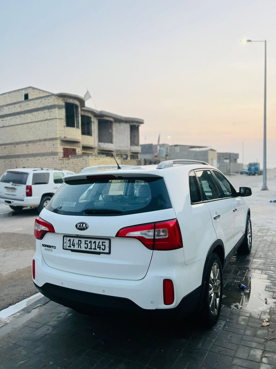 سلام عليكم سورنتو 2015 بأسمي 
سنويه جديده رقم دولي جاهزه من كلشي 
تحويل ثاني يوم حداديه جديده تخم تايرات 
جدد سياره نضيفه كفاله عامه مبدل ييه  كازكيت فقط سعر (185) وبيه مجال قليل 
رقم للتواصل (***********) مكاني بصره
