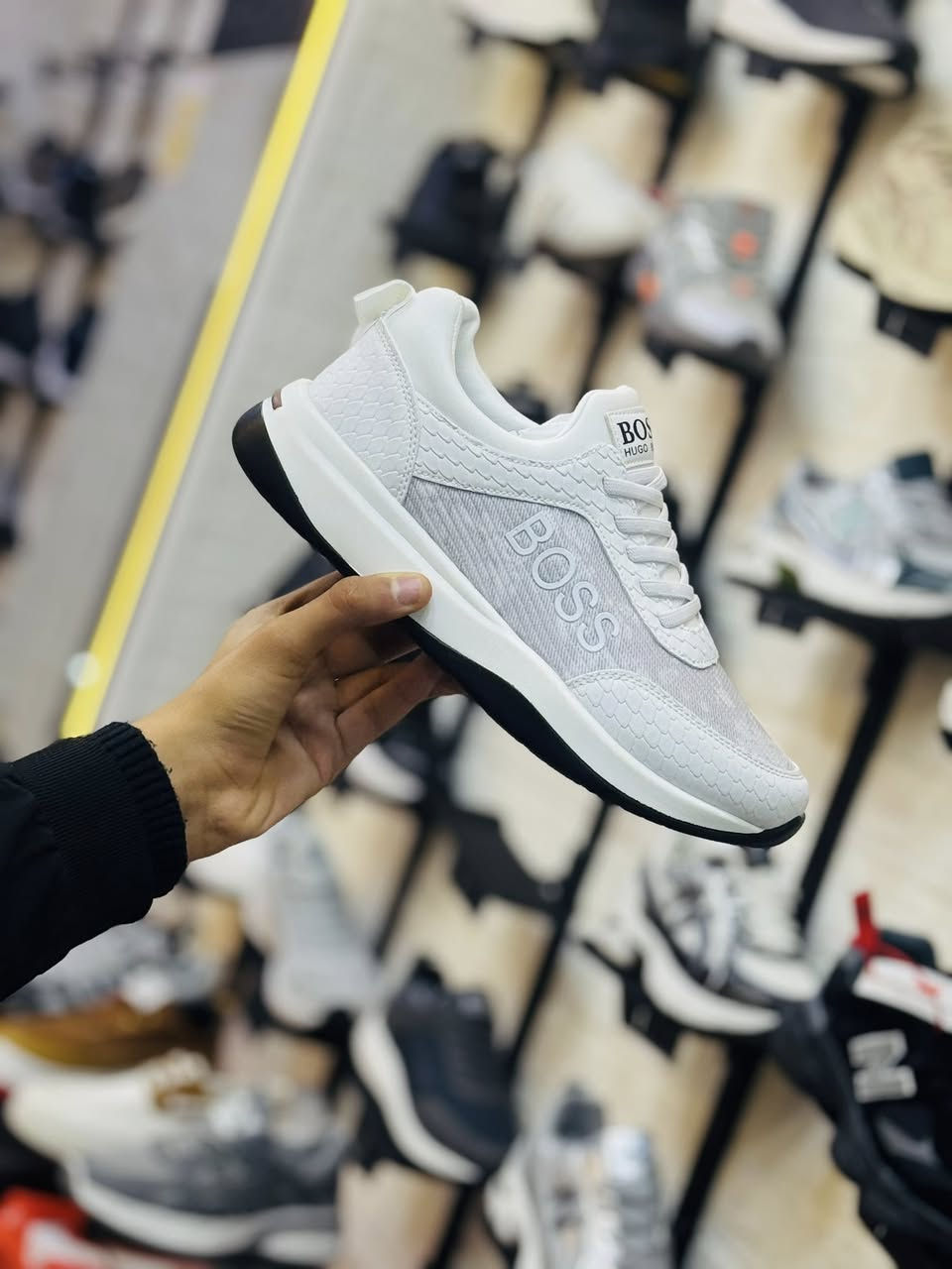 � حذاء Boss سوبر ماستر كوالتي🔥👟
مميز جداً😍
القيطان منظر بس🤩

🎨 الألوان المتوفرة:
⚫ أسود ⚪ أبيض 🌫️ رصاصي 😍🔥

📏 القياسات:
👉 40-45 👌👟

🚚📦 توصيل متوفر لكل محافظات العراق 🇮🇶💨

📍 العنوان:
خانقين 🏙️
عمارة شاكر رضا 🏢
الطابق الثاني ⬆
محل روما للأحذيه والبسه رجاليه


**إذا كنت صاحب هذا الإعلان وتريد حذفه لأي سبب، رجاءا أرسل رسالة إلى الدعم الفني**