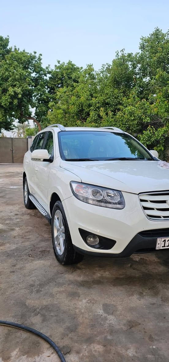 سلام عليكم سنتافيه موديل 2012خليجيه محرك سته سلندر سبعه راكب سياره جديده مال بيت جاهزه سياره رقم بغداد انكليزي بسمي اي نقص ما بيهه كير ومحرك وصدر مكفولات تخم تاير سونر مرفق بل منشور ما بيهه اي دواخل السعر 130مكان بغداد الكاظميه الرقم *********** ما متواجد على الفيس
