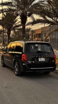 💠للبيع دوج كرفان موديل 2017 حادثها باب سايق سرقه مبدل اصلي الباب الخلف...